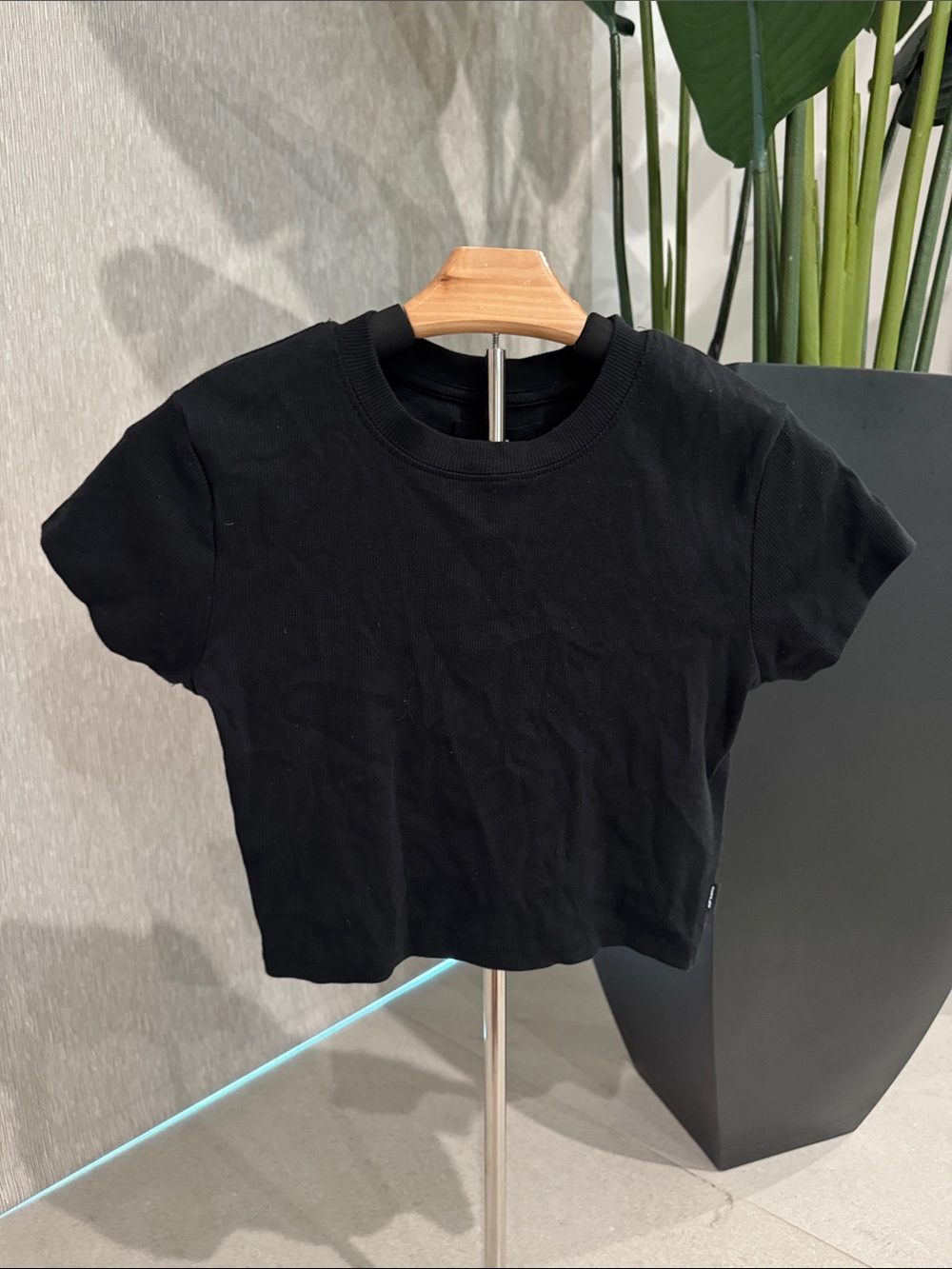 New Women's Black Cropped Crewneck Top XS